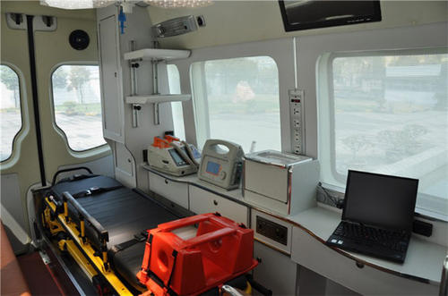 延吉市救护车内部